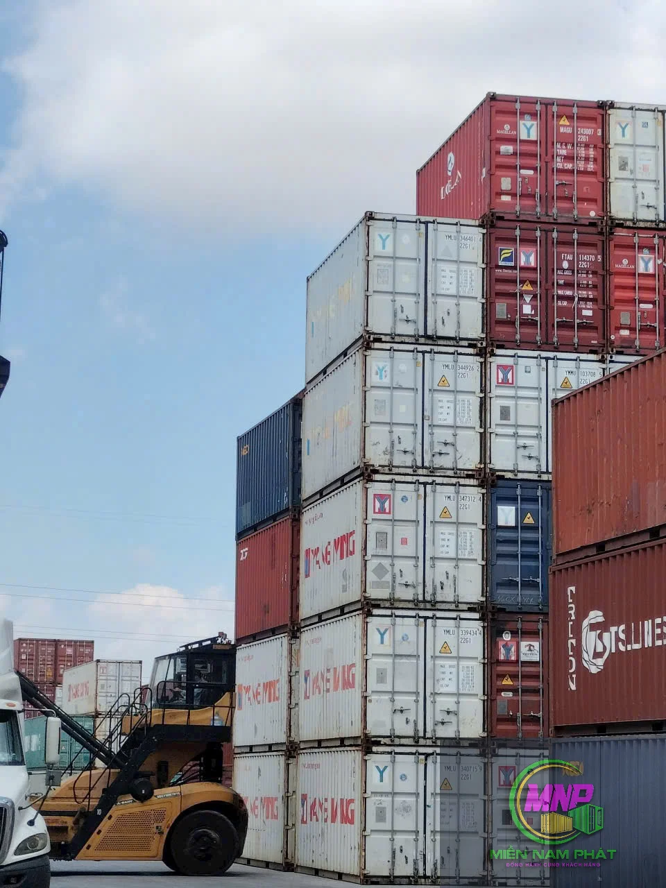 Khu công nghiệp Hải Phòng nhìn từ xa, bối cảnh nhu cầu kho bãi tăng