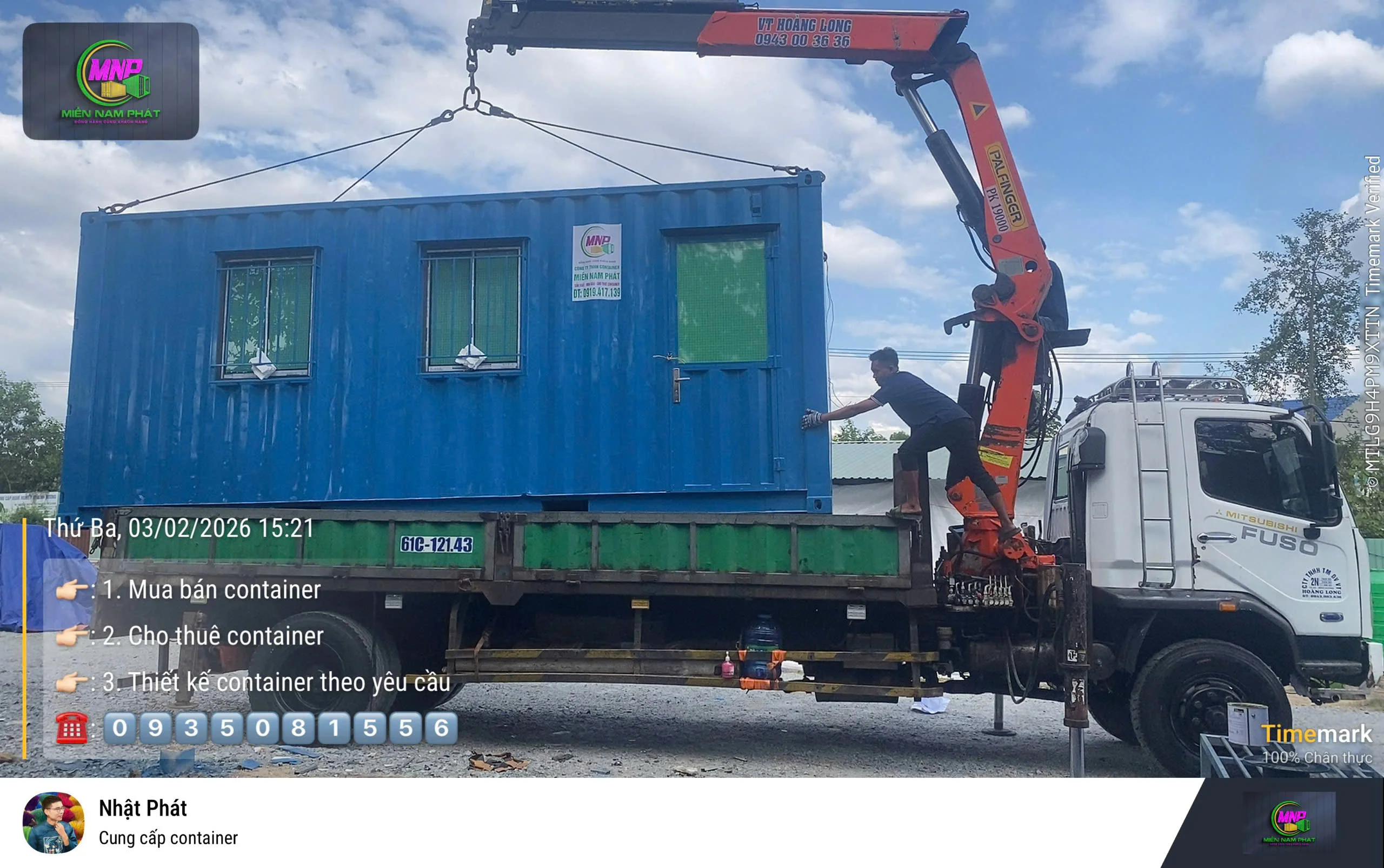 Cẩu đặt container văn phòng tại dự án cao tốc